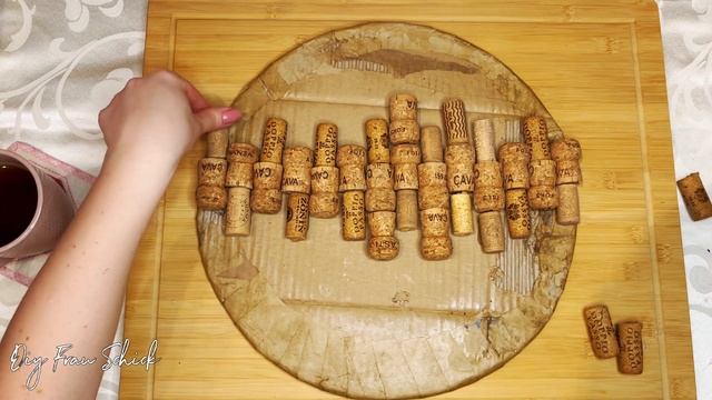 DIY: Create A Stunning Cork And Cardboard Wall Decor Piece! 🌿| Создайте потрясающий настенный декор