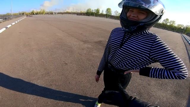 Девушка пришла с парнем на мотосвидание | Первый раз на спортбайке смотреть онлайн