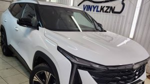 Geely Cityray - забронировали прозрачной полиуретановой плёнкой капот, фары и другие элементы