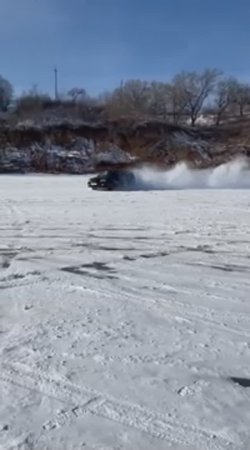 На бездорожье на автомобиле универсал.