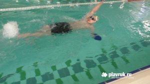 Плавание на спине с лопатками.