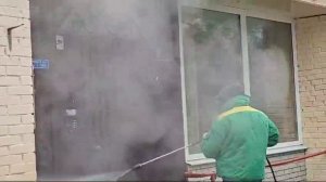 Мойка входной группы и цоколя.