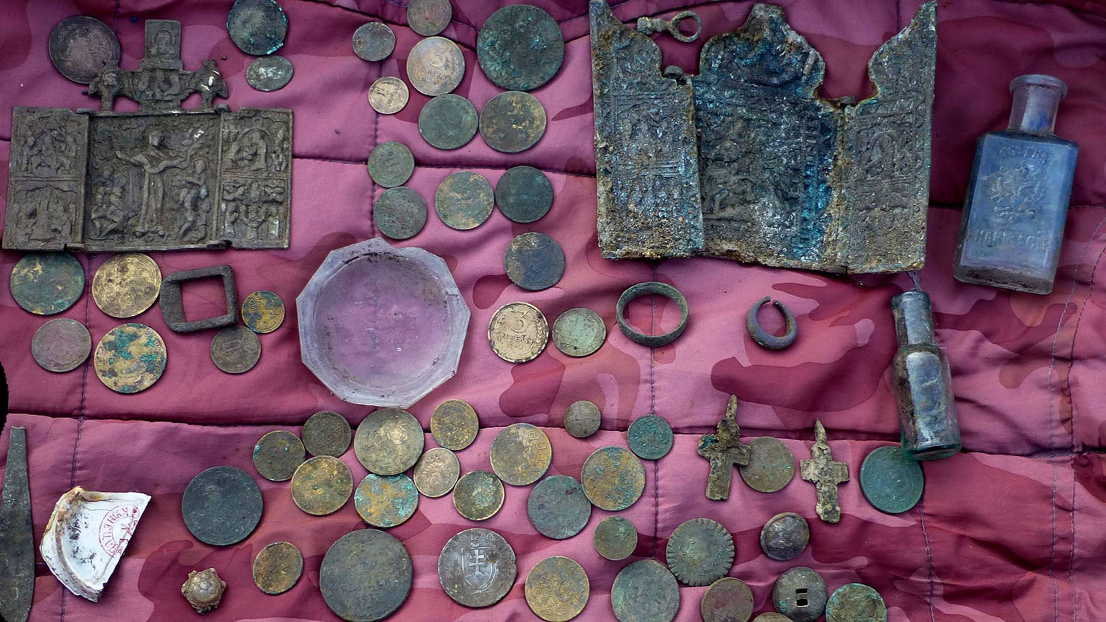 Вот это Коп!!! Фундамент одарил находками. Поиск предметов старины с металлоискателем смотреть онлайн