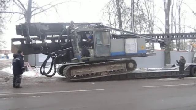 Погрузка сваебойной установки Junttan PM20