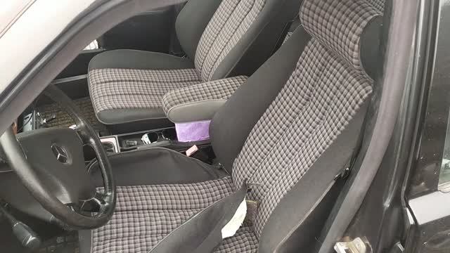 Мерседес 190. Передние сидения после реставрации. смотреть онлайн