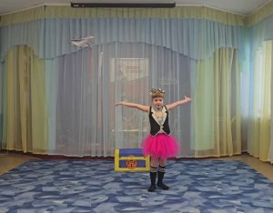 Михайлова Милана, 7 лет. Танец "Человечки сундучные"