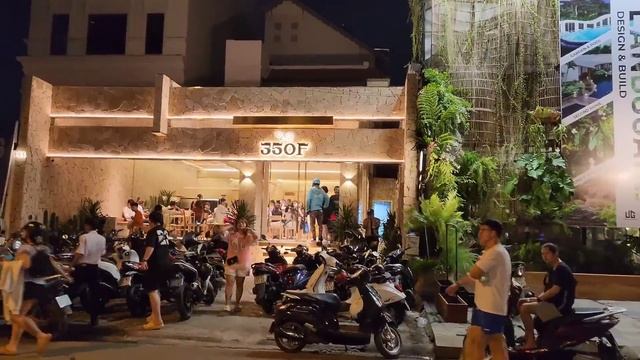 PHỐ ĐÊM KHU NHÀ GIÀU THẢO ĐIỀN QUẬN 2 VÀ QUÁN CAFÉ PHÚC LONG SIÊU KHỦNG || Nick Nguyen смотреть онлайн