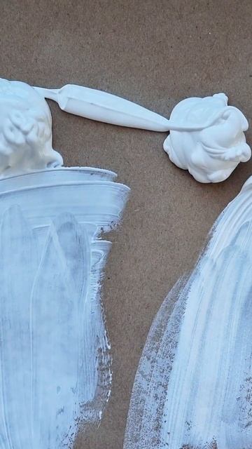 А вы угадали где какие?   #белила #рисование #painting #white