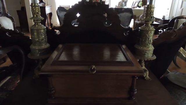 Circa 1890 Victorian music box, Symphonion, Lepzig, Germany, No 25_, figured walnut, 12” disc. смотреть онлайн