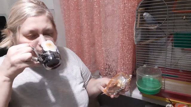 MUKBANG. ЖРУ НАНОЧЬ ВСЕ ПОДРЯД. КРЫЛЬЯ, БИСКВИТ,  СЛИВКИ....