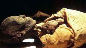 Впервые за 100 лет в Египте открыли новую гробницу фараона