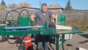 Дровокол на бензиновом ДВС