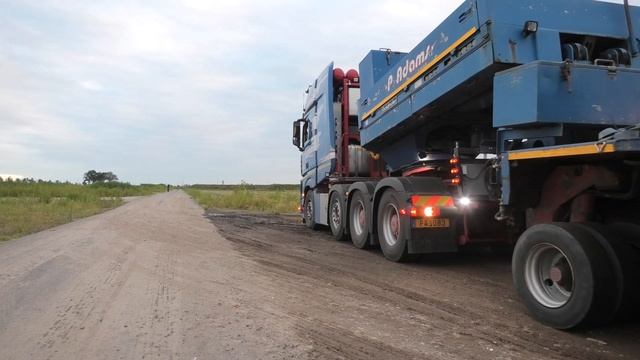 MERCEDES-BENZ ACTROS V 8 SPECIAAL TRANSPORT VAN WINTMOLENS TURBINES