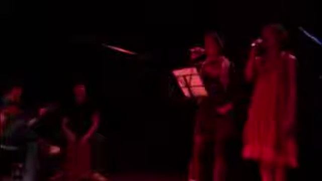 Dani y Sole Mora, Leon Gieco y Joan Baez смотреть онлайн