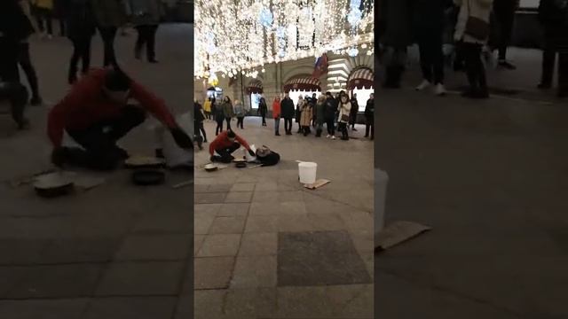 Смотреть всем!!! Арбат!!! Музыка из ни чего!! 