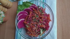 Простой, полезный, красивый а, главное, вкусный салат с арбузной редькой!