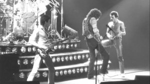 "Need Your Loving Tonight" - Queen Live Oakland 1980