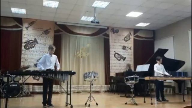 Герцен Роберт, Сергеев Марк. П.И. Чайковский "Танец лебедей" из балета "Лебединое озеро" смотреть онлайн