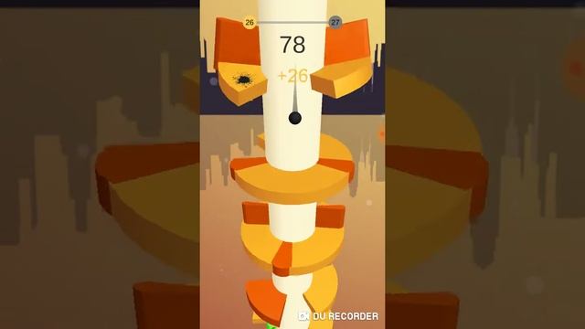 Играю в игру под названием Helix Jump