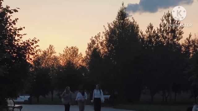 Хеппи Ахтунг!Обманула.Не было ничего,но она продавала за 100$.А еще решила поругаться с Сашей
