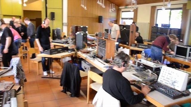 Happy Knobbing 2013 Modular Synthesizer Meeting, Fischbach, Germany - Music: Moogulator смотреть онлайн