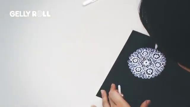 Sakura - How to Draw with Gelly Roll White on Black Paper смотреть онлайн