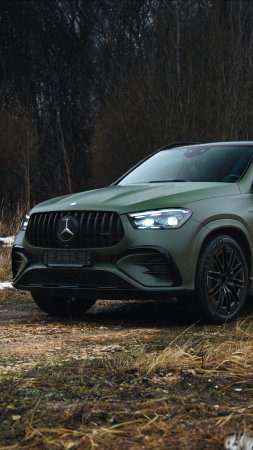 Оклейка Mercedes-AMG GLE 53 зелёной матовой плёнкой