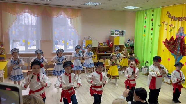 Белый лебедь 🦢 танец 💃 с ложками смотреть онлайн