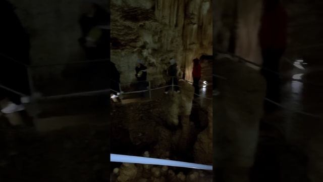 Видео обзор пещеры Эмине-Баир-Хосар (или Мамонтовая пещера) .#крым апрель 2024 смотреть онлайн