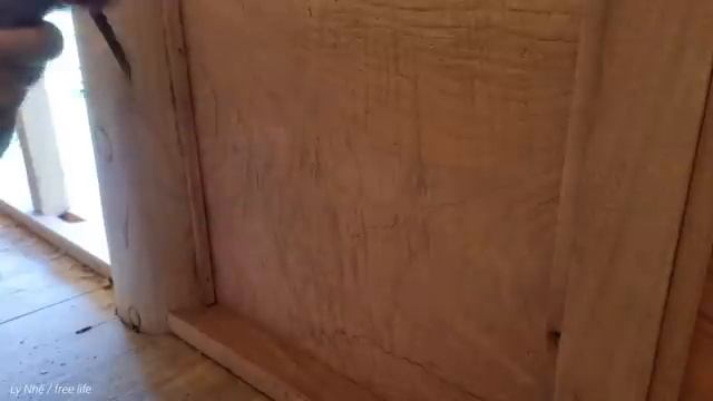 The Process Of AAssembling A Complete Homemade Wooden House. Ly Nhe