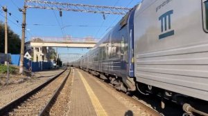 Электровоз ЭП20-080 С поездом №008А  Таврия  Санкт-Петербург-Севастополь