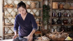 上山摘了2天鸡枞，狠狠的吃一顿鸡枞宴，这顿有点小奢侈【滇西小哥】