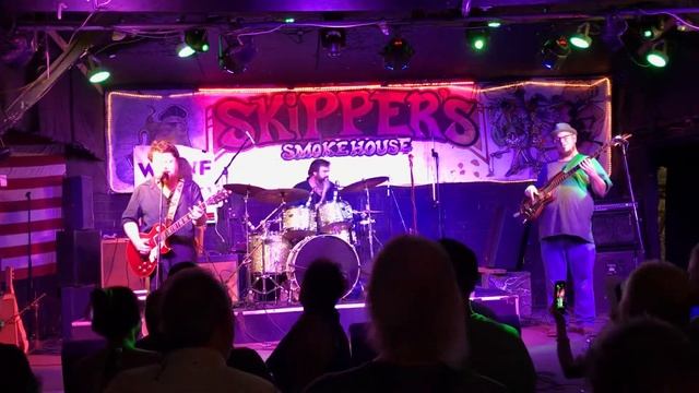 DAMON FOWLER: “Ain’t Gonna Rock With You No More” смотреть онлайн