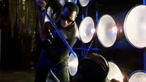 Blade conoce a Nyssa Damaskinos y a Asad - Escenas de (Blade 2 2002)