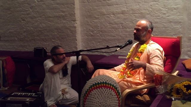 Class and kirtan with Sripad BV Siddhanti Maharaj - London, 2018 смотреть онлайн