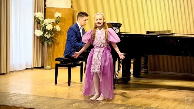 Весёлая песенка (Зреют абрикосы, поспевают персики) Исполняет Ксюша Таранец #веселаяпесенка