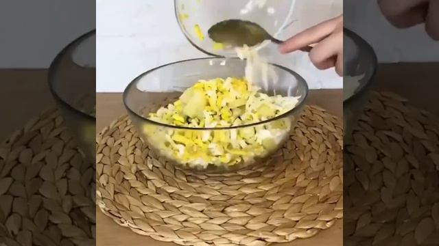 Салат с курицей и кукурузой 🌽 #вкуснаяеда #еда #нямням #супереда смотреть онлайн