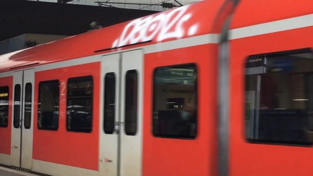 Ausfahrt von 422 021-6+422 573-6 als S11 aus dem Düsseldorfer Hbf смотреть онлайн