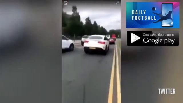 У Салаха просили автограф, но ПДД важнее смотреть онлайн