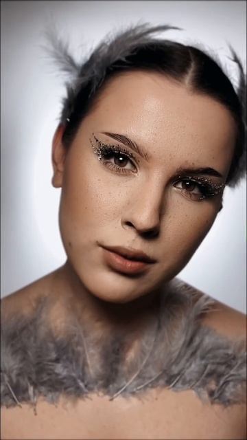 Вдохновилась после просмотра фильма «черный лебедь». Если вы не смотрели - рекомендую. #makeup смотреть онлайн