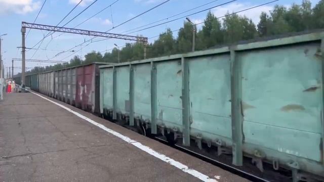 Грузовой поезд. Платформа Запутная, на Москву. 24.07.2022