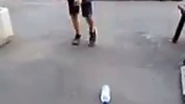 Челендж с бутылкой смотреть онлайн