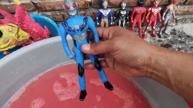 Memmbersihkan mainan ultraman orb ginga tiga cosmos zero blue king dyna trigger pedang kamen rider смотреть онлайн