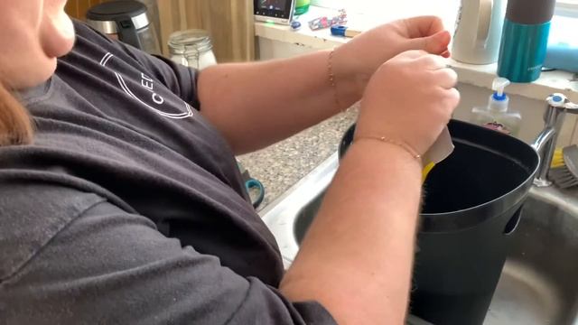 Who knew a power drill could be used when putting up wallpaper! смотреть онлайн