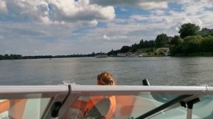 Катаемся на катере