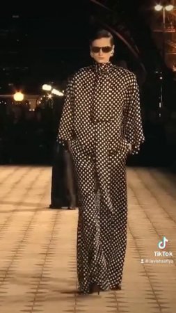 2023 FASHION TREND: POLKA DOTS