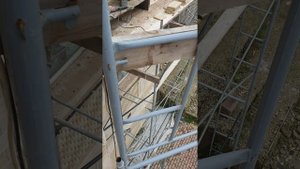 процесс облицовки Дагестанским камнем песчаник,карниз, плёнка, резьба по камню,откосы и подоконники