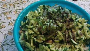 Салат из корейкой морковки и маринованных шампиньонов