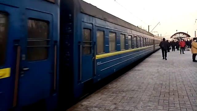 Электровоз Чс4-128 с поездом "Прикарпатье" 44 Ивано Франковск-Киев ст. Борщаговка ЮЗжд смотреть онлайн