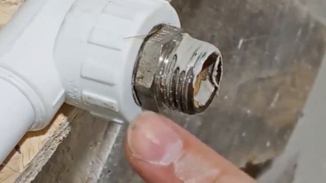 Обязательно запомни этот совет опытных #сантехников! Мало кто знает эту технику. смотреть онлайн